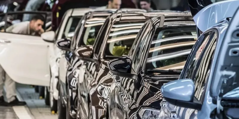 2025'in en uzun menzilli otomobilleri: İçlerinden biri zirveye oynuyor!