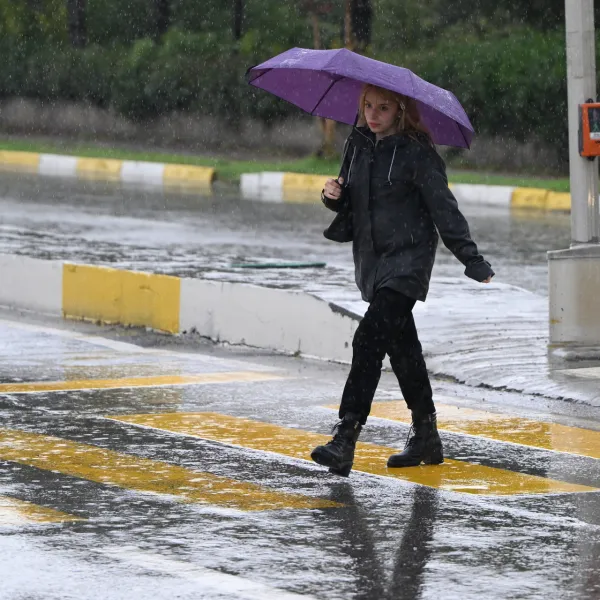 Sağanak Alarmı! 3 Bölgeye Kritik Uyarı: Hava Felaket mi Getiriyor?