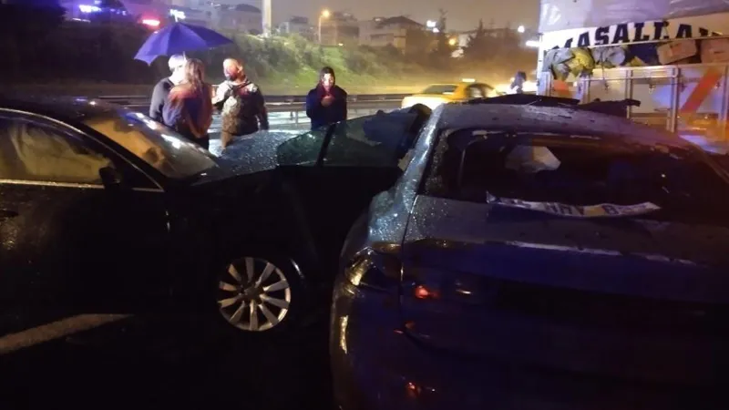 Ataşehir'de Korkunç Kaza! 6 Yaralı, Otoyol Felç!