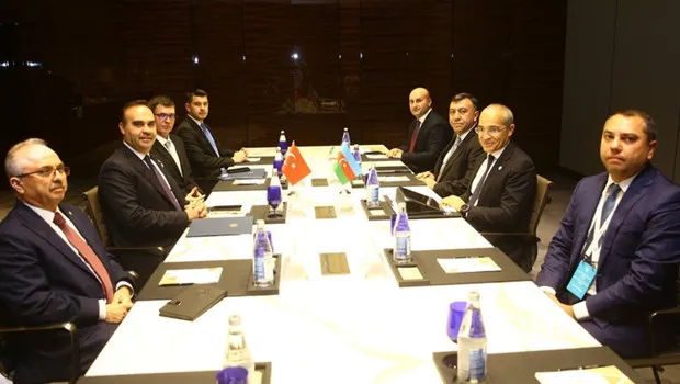 Bakan Kacır’dan Bakü’de diplomasi trafiği