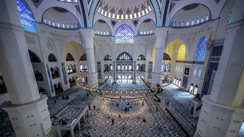Birlikte bereket, kardeşlikte rahmet vardır! 24 Ekim 2025 Cuma hutbesi konusu ve metni!