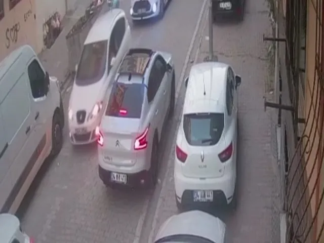 Esenyurt'ta Yol Dehşeti! Kavga Kanlı Bitti, O Anlar Kamerada!