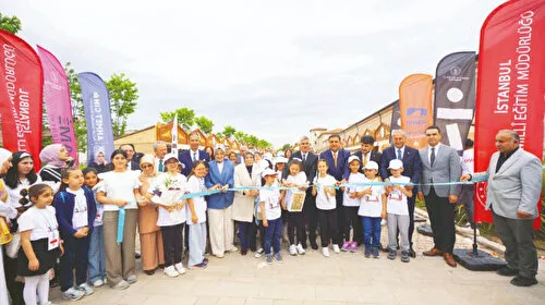 Genç edebiyatçılar okurla buluştu