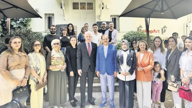 ‘Gündelik Mucizeler’ sergisi Taş Konak’ta açıldı