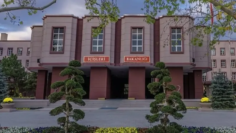 İçişleri duyurdu! "30 Büyükşehir ilçesine kaymakam yerine vali atanacak" iddialarına yalanlama: Hayal ürünü