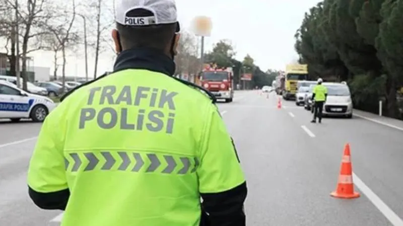 İstanbul'da düğün konvoyunda havaya silahla ateş eden 2 kişi yakalandı