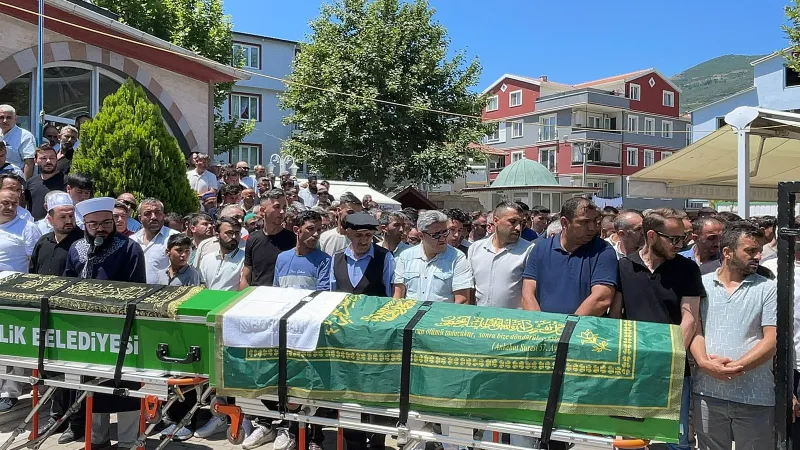 İznik Gölü'nde boğulan 2 kuzen yan yana toprağa verildi