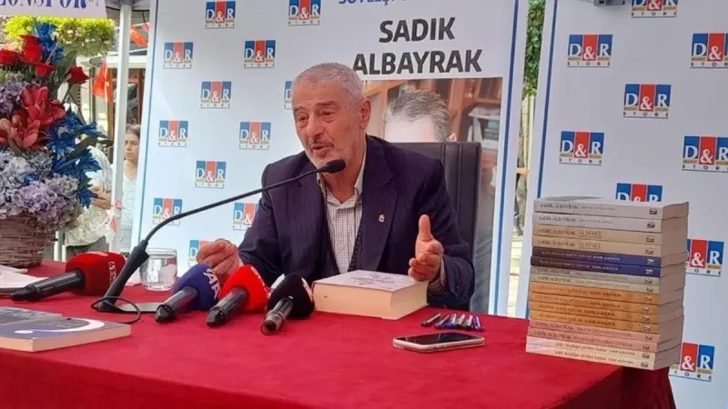 Mütefekkir Sadık Albayrak'tan D&R Rize Şimal'de söyleşi ve imza günü