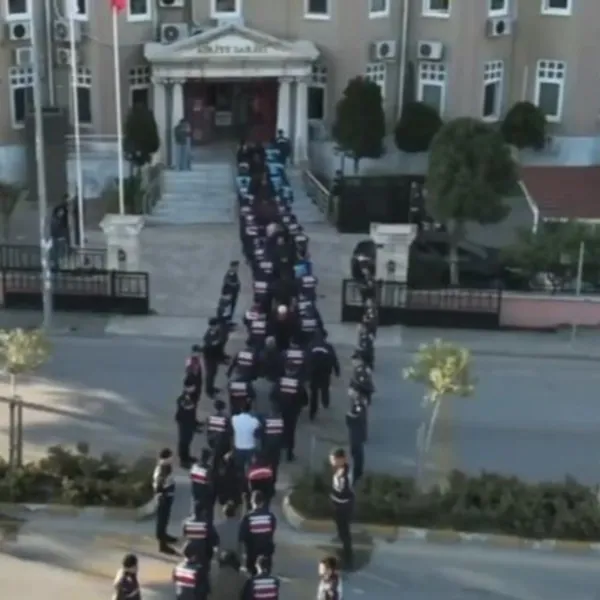 8 İlde Şafak Operasyonu! 1.4 Milyar TL'lik Vurgun Çökertildi!