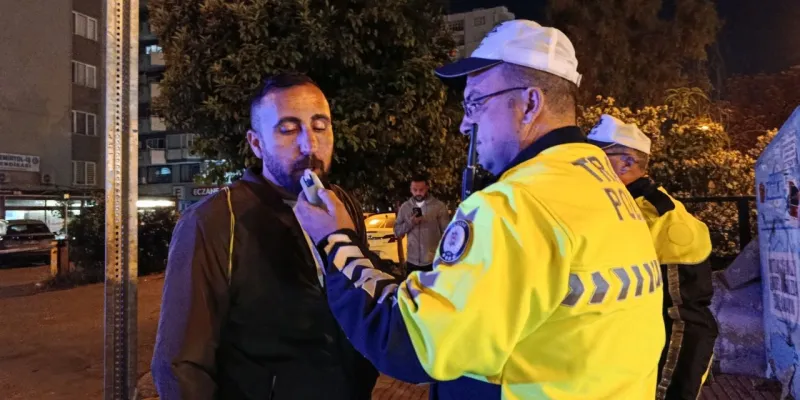 Alkollü Sürücüden Alkole Hayır! Polise Direndi, Sonuç Şok Etti!