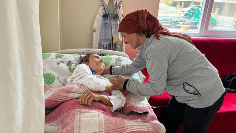 Alzheimer Annesine Toka Diken Kadın: Siparişler Patladı!