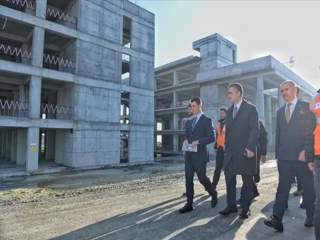 Esenyurt'ta 100 Günde Dev Hizmet: Can Aksoy'dan Çığır Açan Projeler!