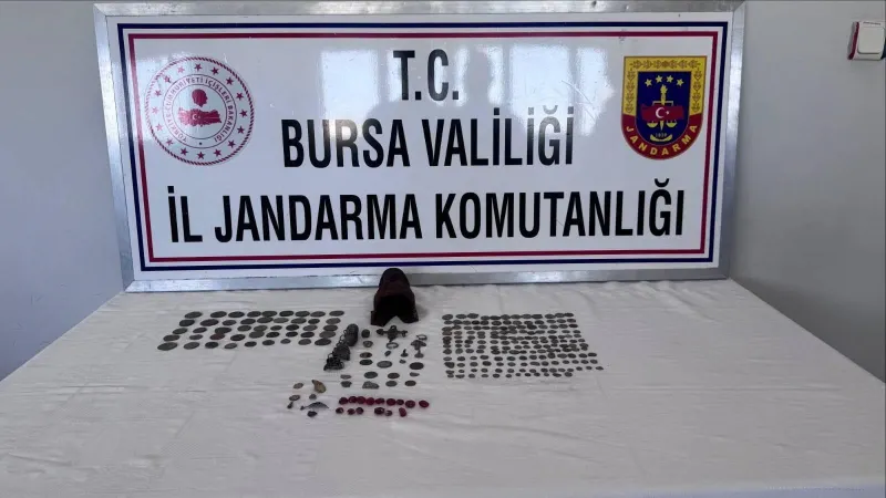 Bursa'da Tarihi Eser Operasyonu! Sikkeler ve Heykel Ele Geçirildi