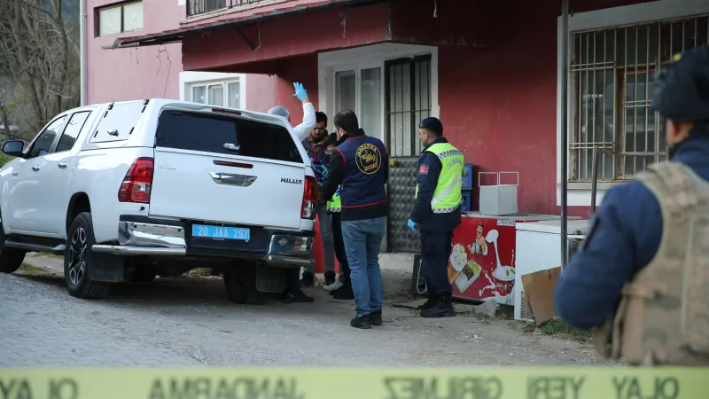 Denizli'de Kan Donduran Cinayet! Kardeşini ve Yengesini Öldürdü!
