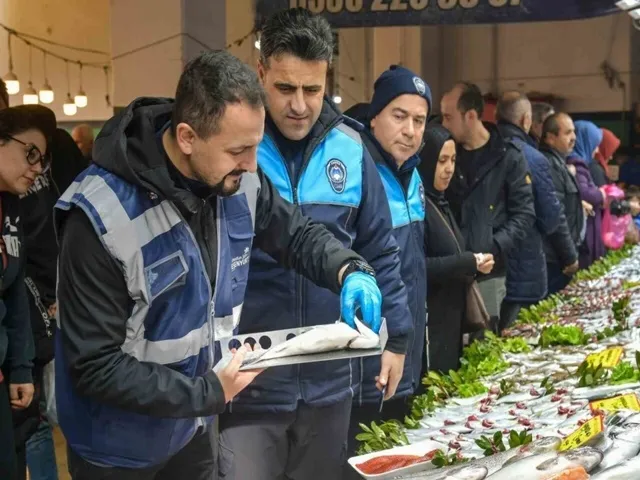 Esenyurt'ta Balık Tezgahlarına Şok Baskın! Sağlık İçin Neler Yapılıyor?