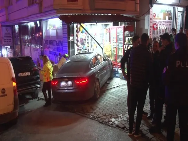 Esenyurt'ta Korkunç Kaza! Kontrolden Çıkan Araç Markete Daldı!