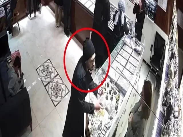 Esenyurt'ta Kuyumcu Soygunu! 560 Bin TL'lik Bilezikler Uçtu!