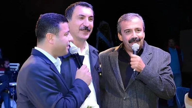 Ferhat Tunç'tan Sırrı Süreyya Önder'e Duygusal Veda! Gitme!