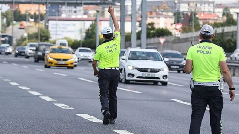 İstanbul'da 1 Mayıs Alarmı! Hangi Yollar Kapalı? İşte Alternatif Rotalar
