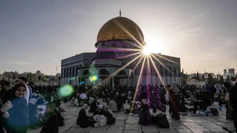 Mescid-i Aksa'da Filistinliler Gazze için itikafa girdi