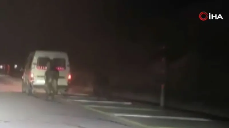 Atlara İşkence Sivas'ta! Kamyonet Arkasında Koşturulan Atlar!