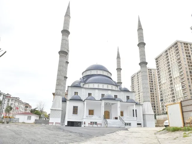 Yeşilkent Camii Kadir Gecesi’nde ibadete açılıyor