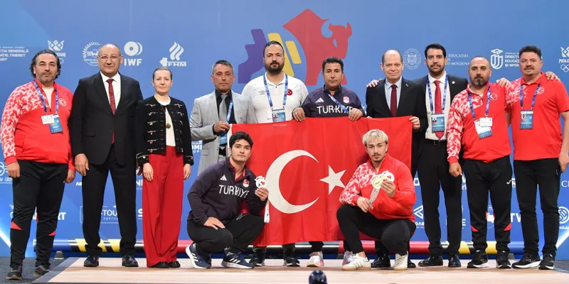 Yusuf Fehmi Genç'ten Halterde Altın Madalya ve Rekor!