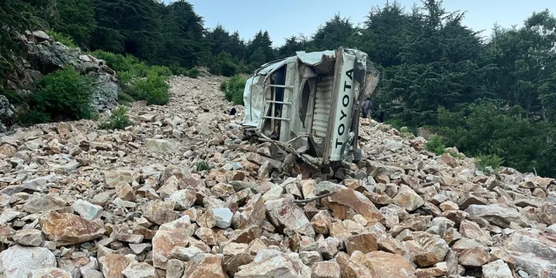 Pikap uçuruma devrildi! 3 ölü 1 çocuk yaralı