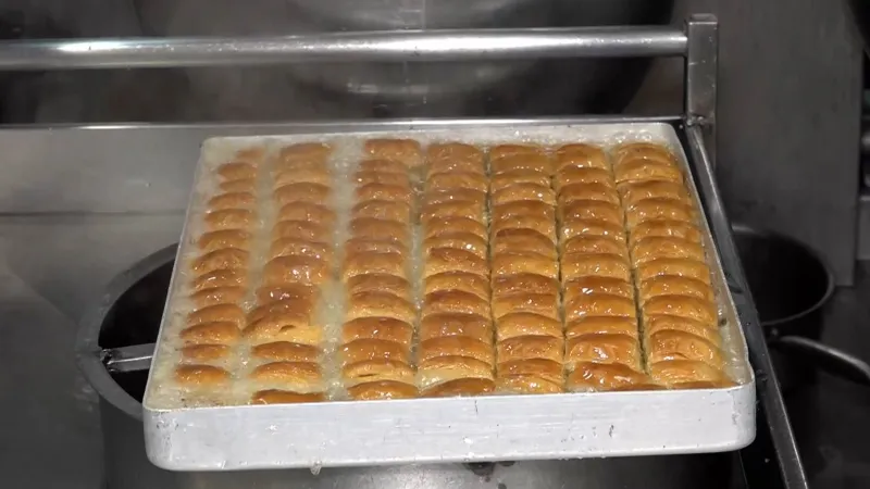Ustasından bayram baklavasının tarifi: Hamur incecik açılacak, kaliteli malzeme kullanılacak
